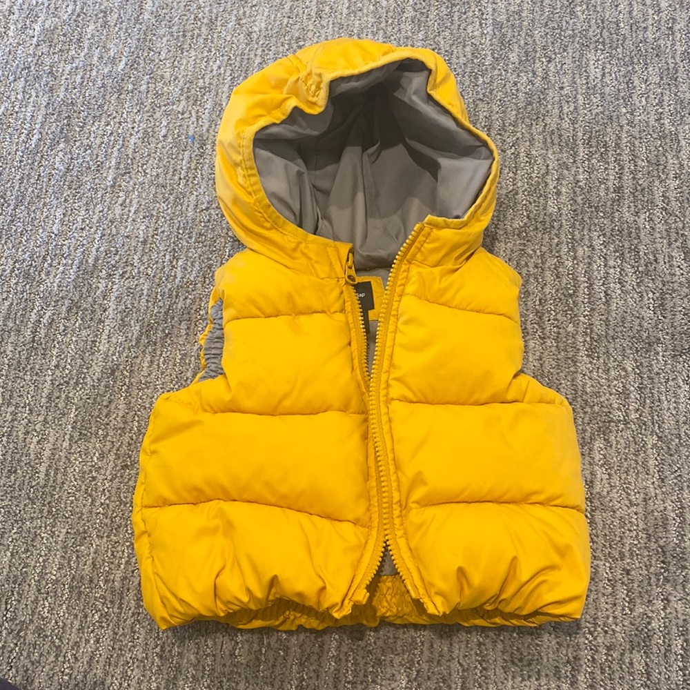 Baby Gap Puffer Vest - Mustard Yellow 12-18 months